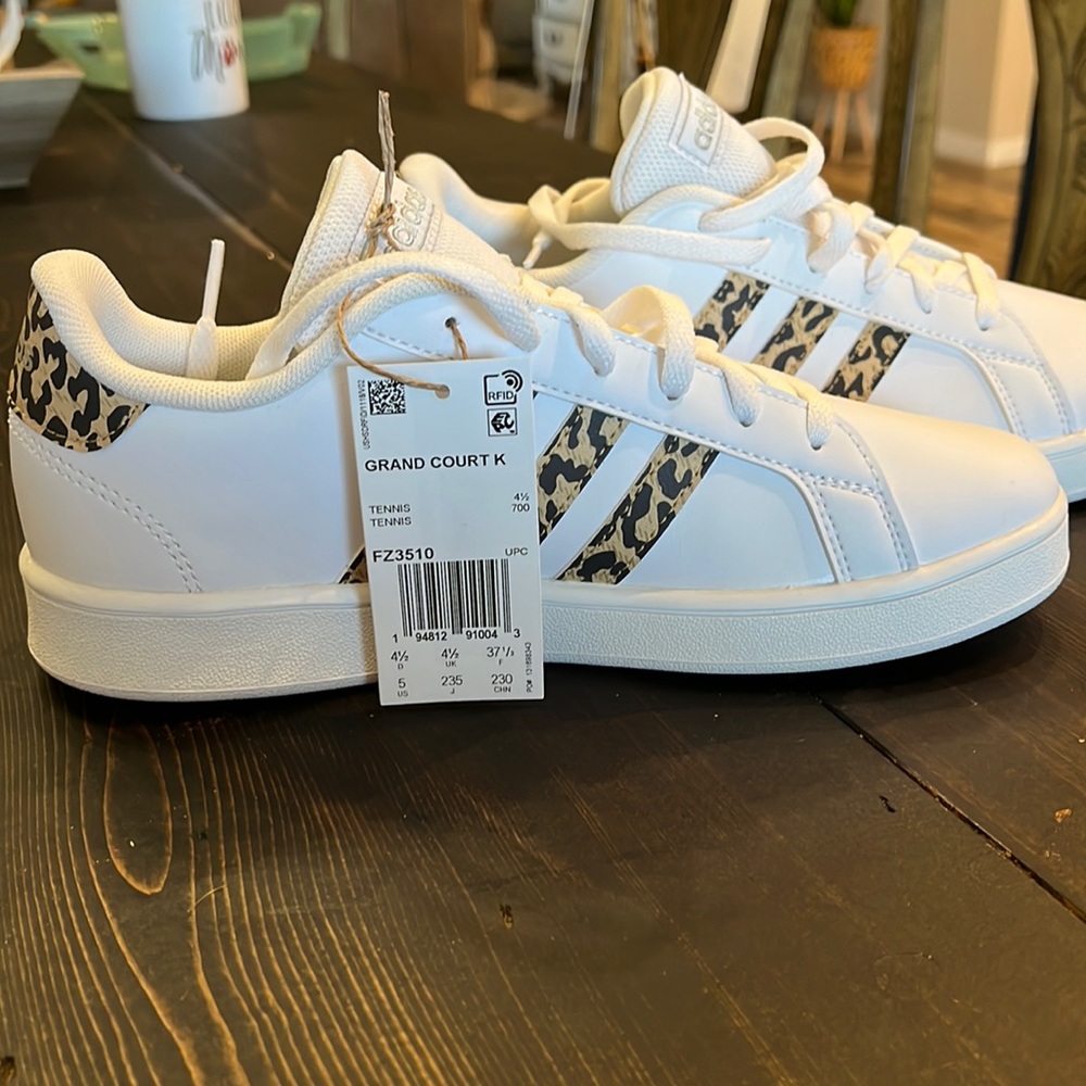 BNWT Adidas Grand Court tennis shoes